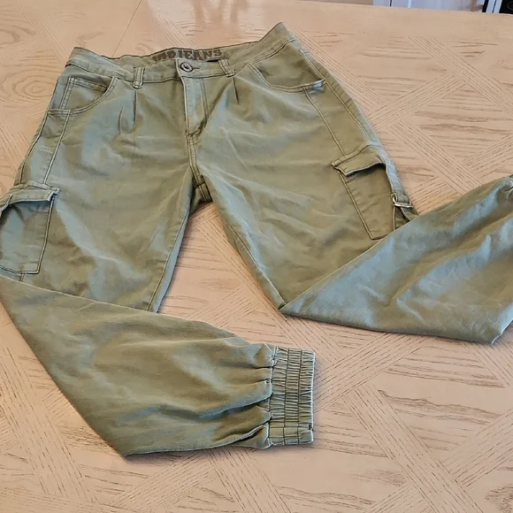 VIP Olive Green Cropped Ankle Cargo Jeans Women's Size 11/12 - Picture 1 of 7